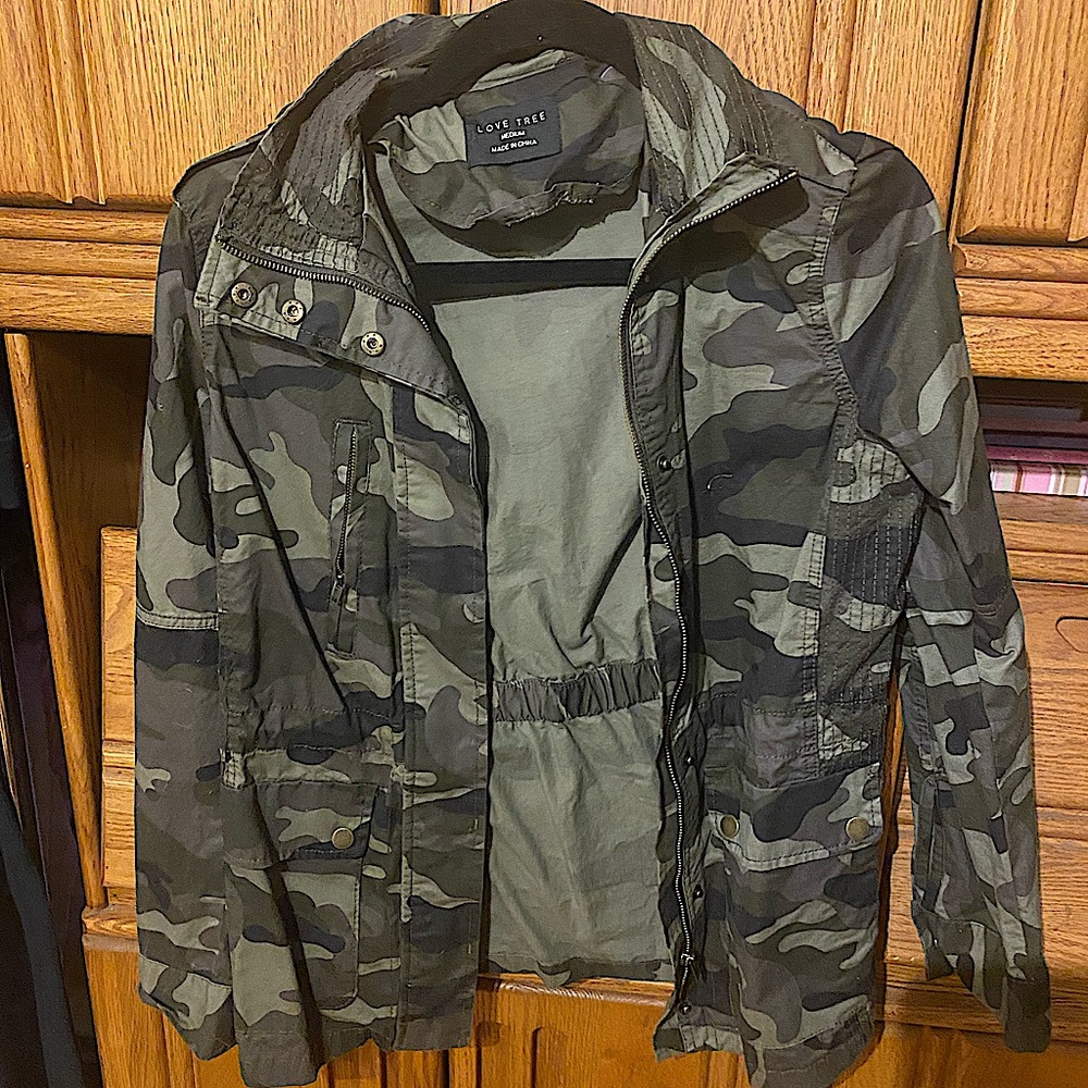 Camo Love Tree Jacket, Zip up/Button, Worn Once